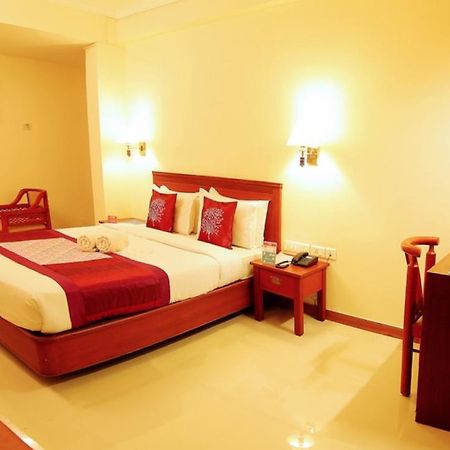 Hotel Archana Inn Kochi Ngoại thất bức ảnh