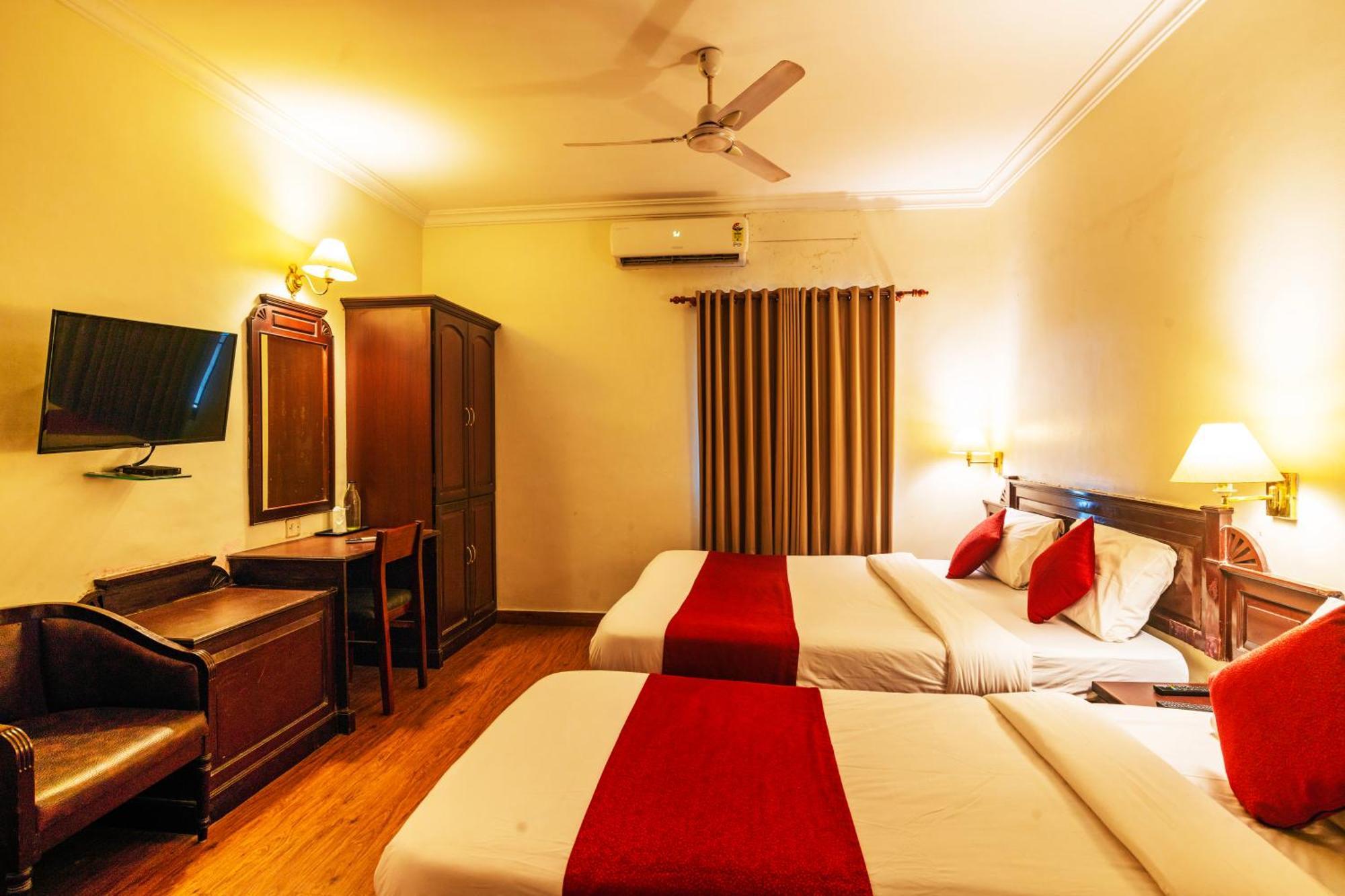 Hotel Archana Inn Kochi Ngoại thất bức ảnh