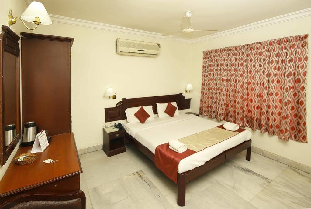 Hotel Archana Inn Kochi Ngoại thất bức ảnh