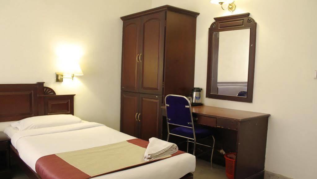 Hotel Archana Inn Kochi Ngoại thất bức ảnh