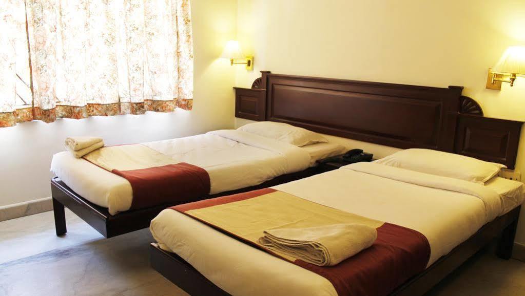 Hotel Archana Inn Kochi Ngoại thất bức ảnh