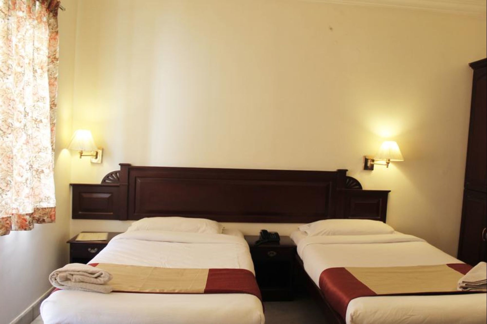 Hotel Archana Inn Kochi Ngoại thất bức ảnh