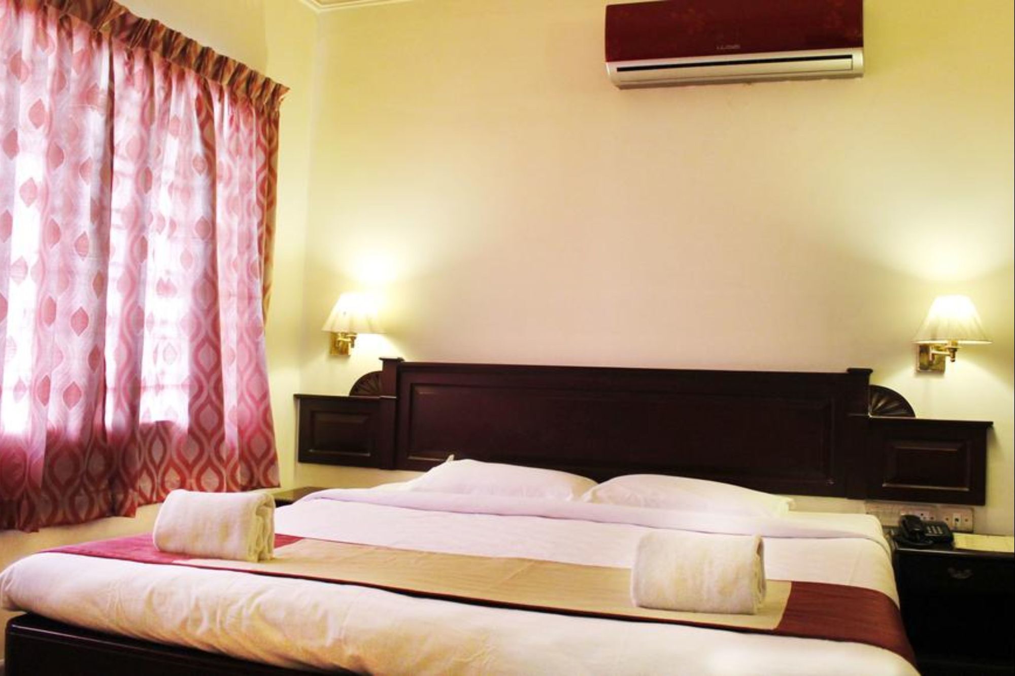 Hotel Archana Inn Kochi Ngoại thất bức ảnh