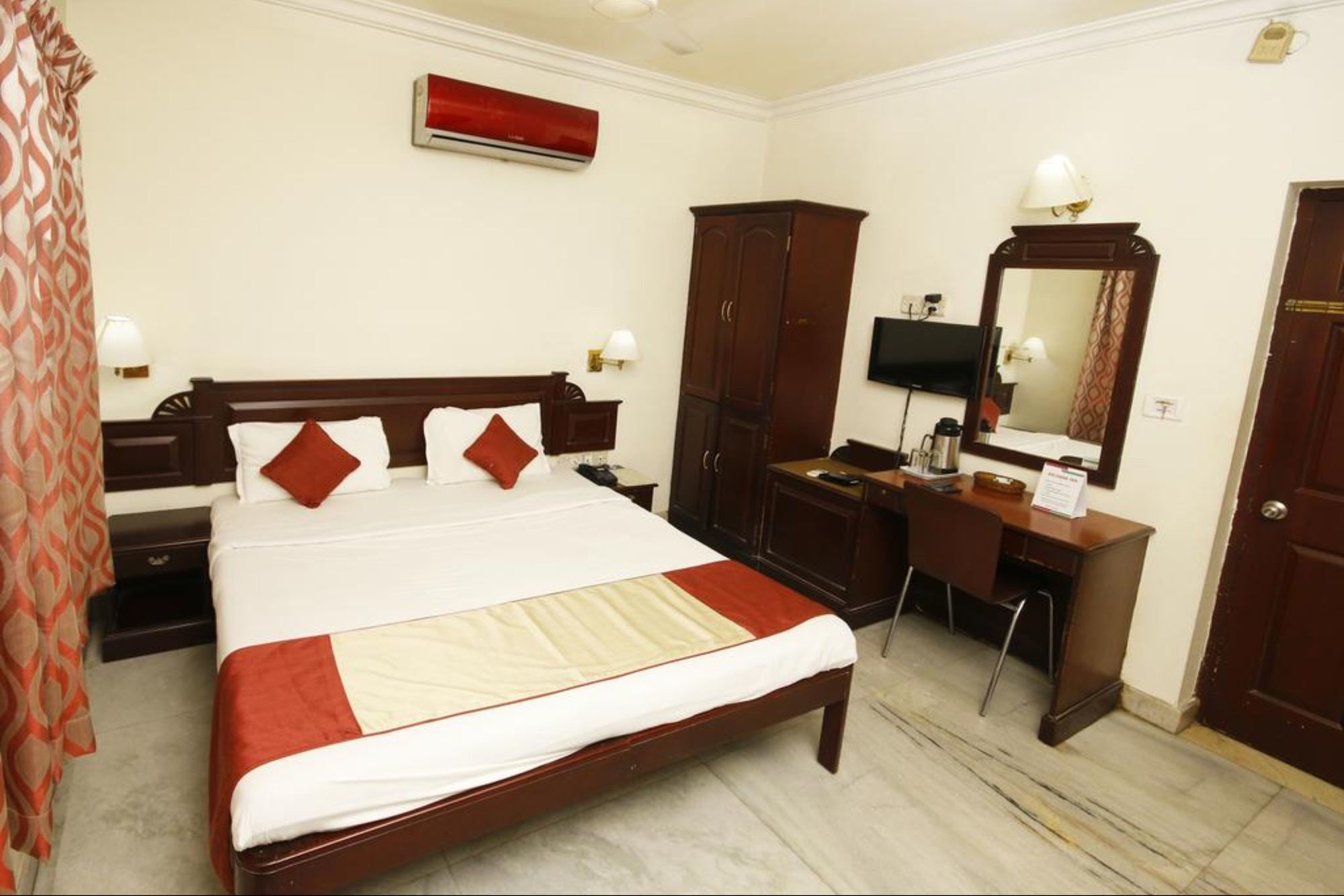 Hotel Archana Inn Kochi Ngoại thất bức ảnh